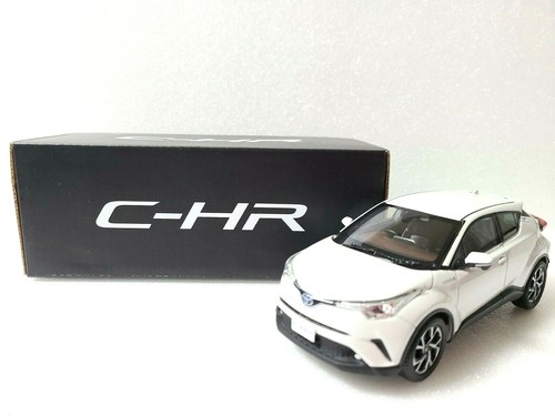 Toyota chr white - toyota,