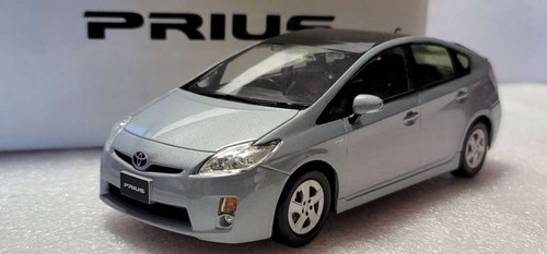 Takara tomy toyota prius 30 - tomy,